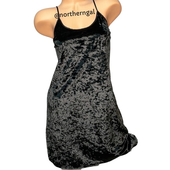 Victoria's Secret Other - Victoria’s Secret Crushed Velvet Slip Black